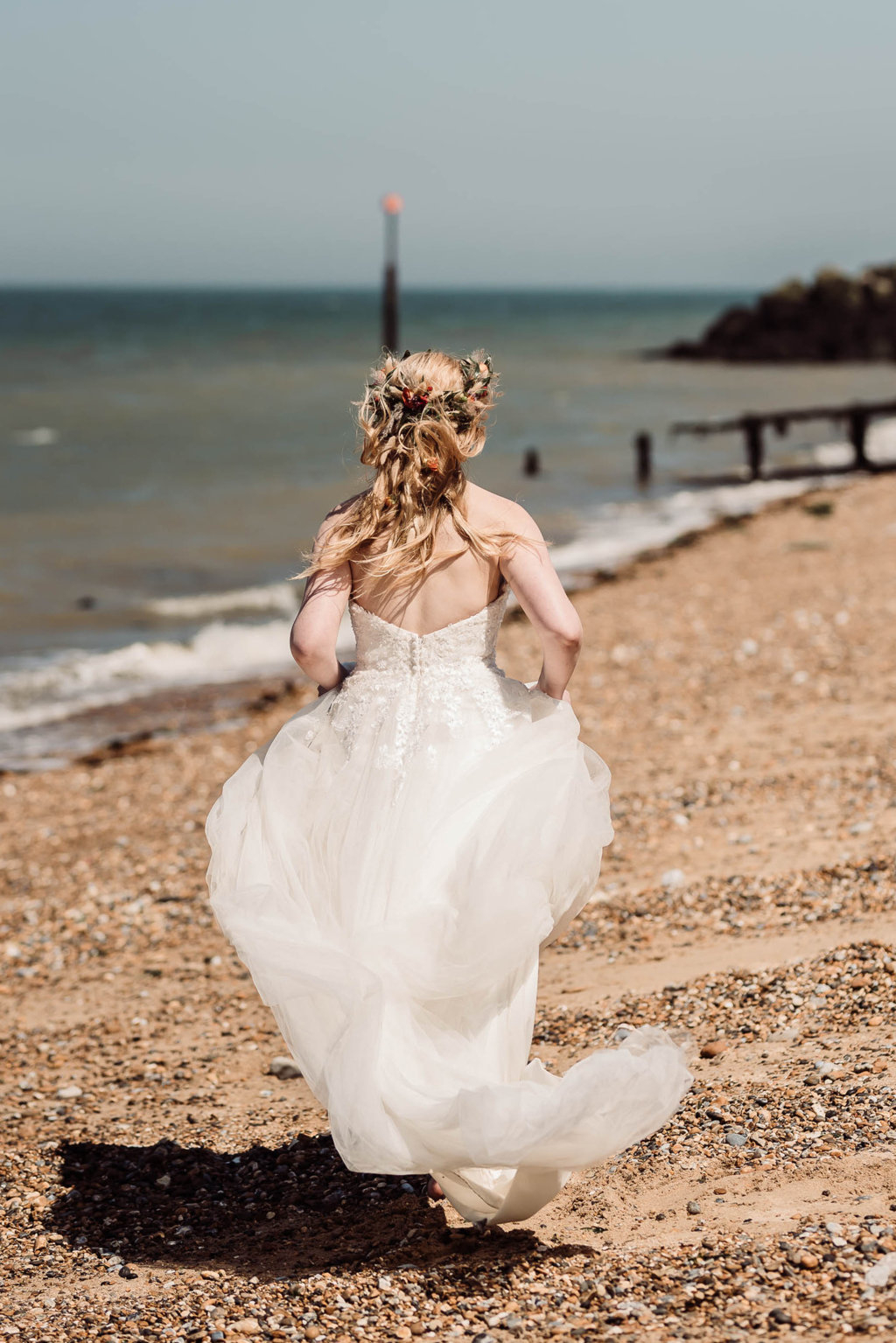 Beautiful beach elopement  Pretty & Punk Wedding Directory